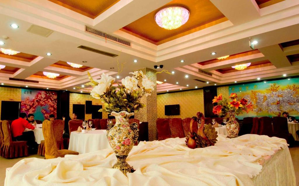 Tianhe Hotel Chengdu Bagian luar foto